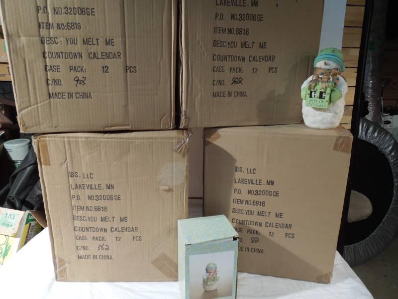 lot 200 image: 41 Count-down Calendar You Melt Me Snowman - New In Box