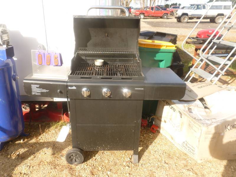 Charbroil 3 Burner LP Grill