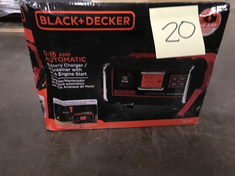 lot 20 image: BLACKDECKER 15 Amp Battery Charger with 40 Amp Engine Start- open box
