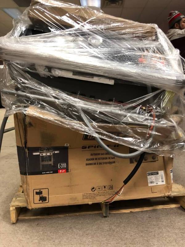 lot 151 image: Pallet of Weber grilles  for parts o repair  not inspected