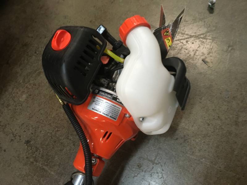 lot 126 image: ECHO 21.2 cc Gas 2-Stroke Cycle Edger- good condition