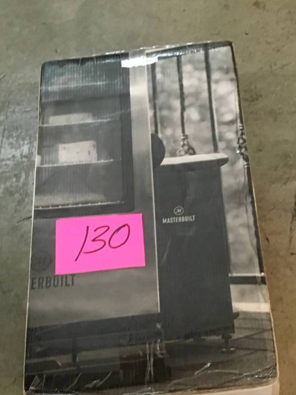 lot 130 image: Masterbuilt Electric Slow Smoker- good condition