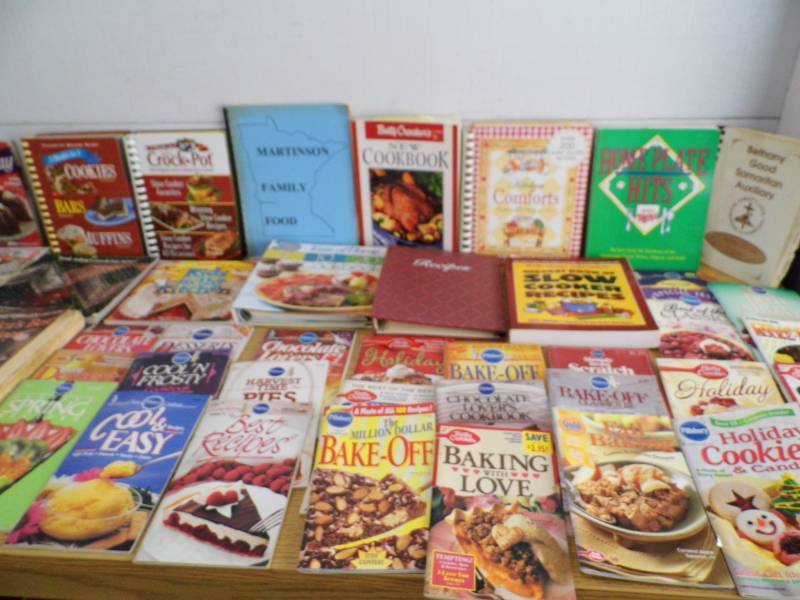 lot 35 image: Cookbooks