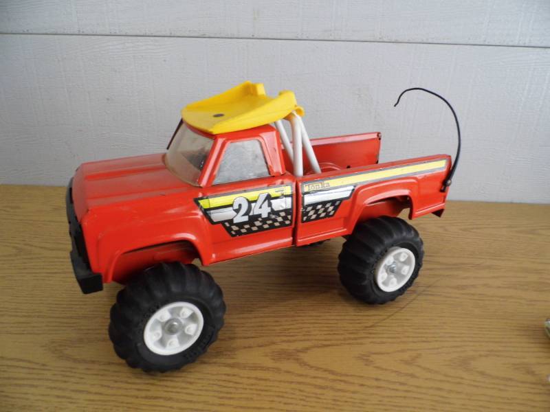 lot 40 image: Tonka Pickup