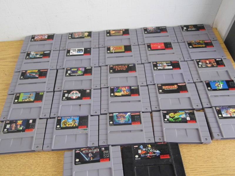 lot 44 image: Super Nintendo Games