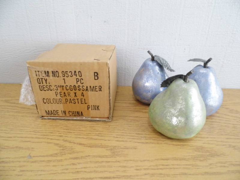 lot 45 image: Pear Dcor