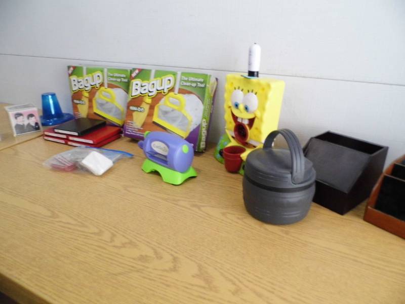 lot 52 image: Bag up - Phone Holders