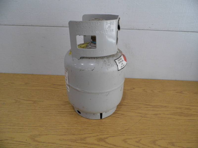 lot 68 image: Small Propane Tank