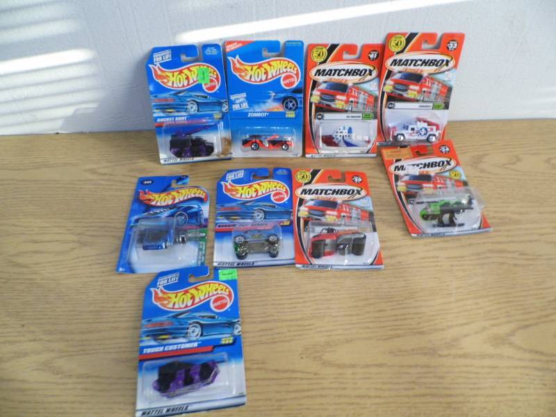 lot 69 image: Hotwheels  Matchbox Cars