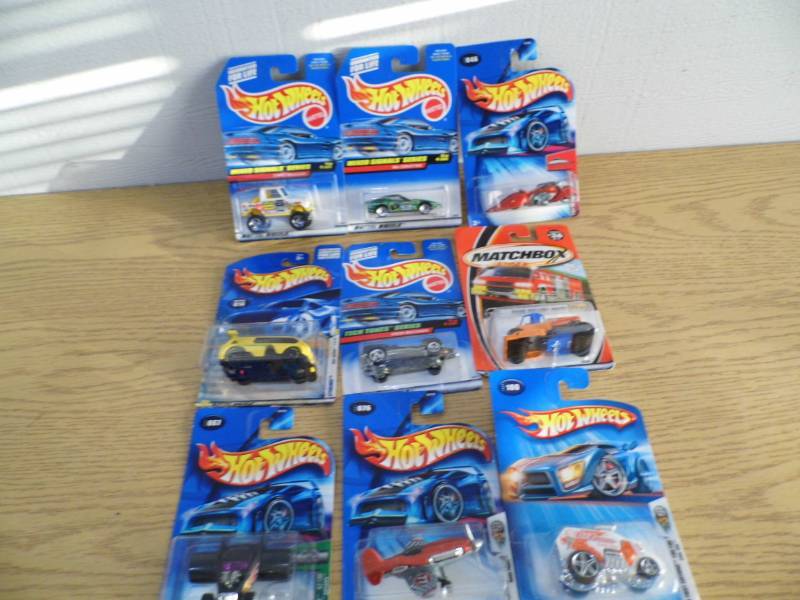 lot 70 image: Hotwheels  Matchbox Cars