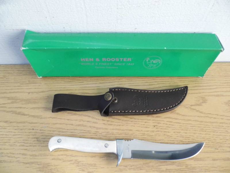 lot 71 image: Hen & Rooster Knife w Sheath