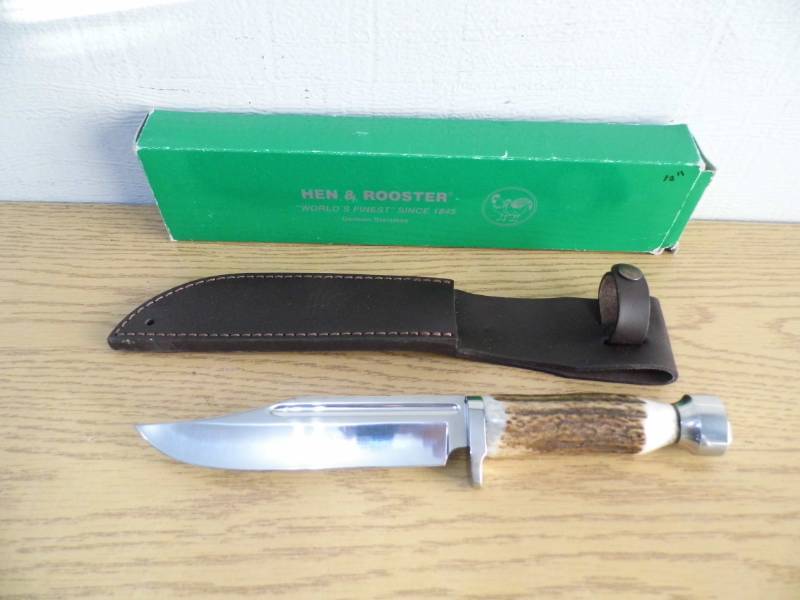 lot 72 image: Hen & Rooster Knife w Sheath