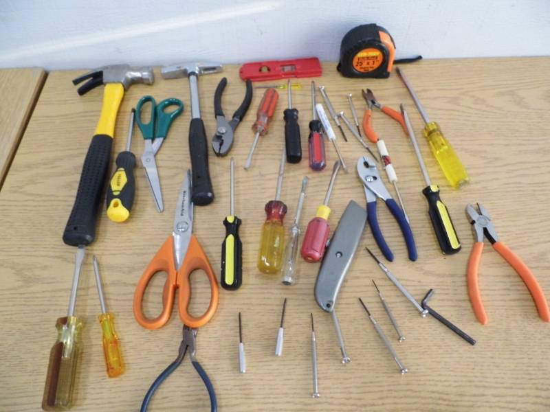 lot 75 image: Tools