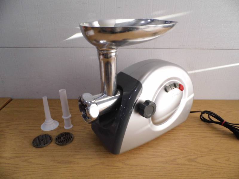 lot 79 image: Deni Grinder