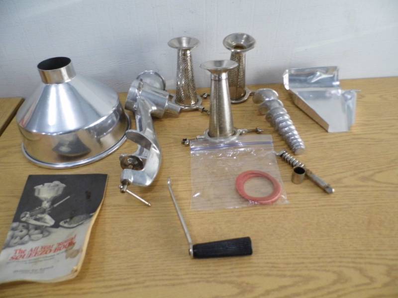 lot 80 image: Juicer
