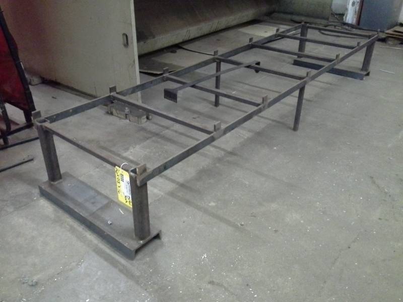 lot 27 image: Metal Rack