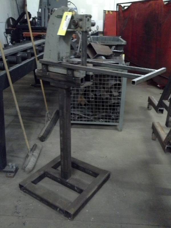 lot 33 image: Famco Machine Co. #2 Arbor Press with Stand