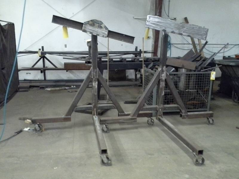 lot 34 image: Lot of (2) Rotating Rolling Custom Stands