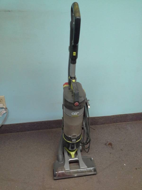 lot 57 image: Hoover Windtunnel Canister Upright Vacuum