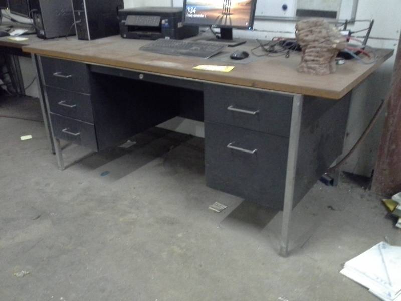 lot 66 image: Wood Top Metal Frame Office Desk 7-Locking Drawers