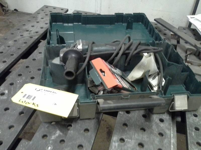lot 76 image: Metabo Angle Grinder, Grinding Discs, Case