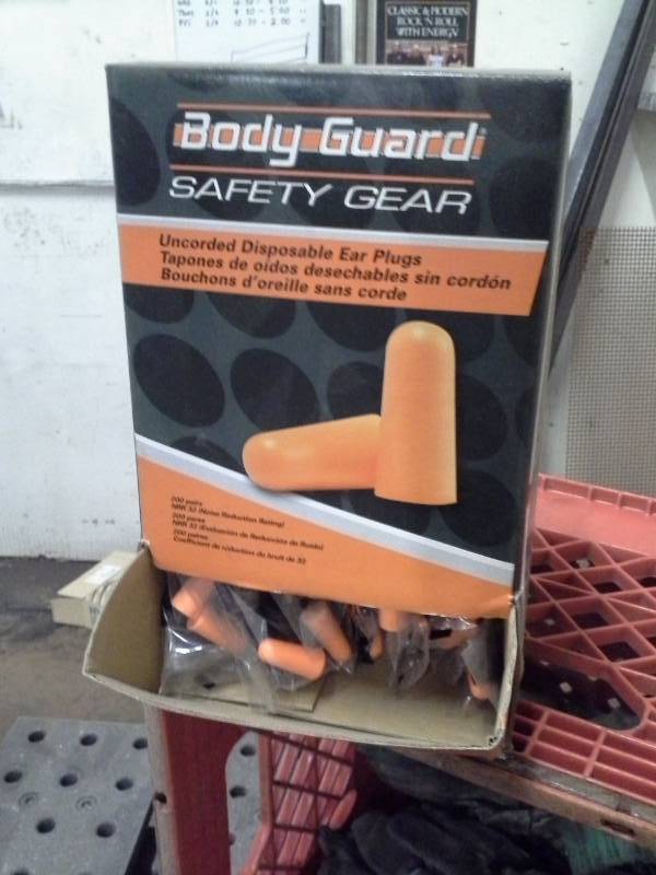 PPE Body Guard Safety Gear Uncorded Disposable Ear Plugs, Welding