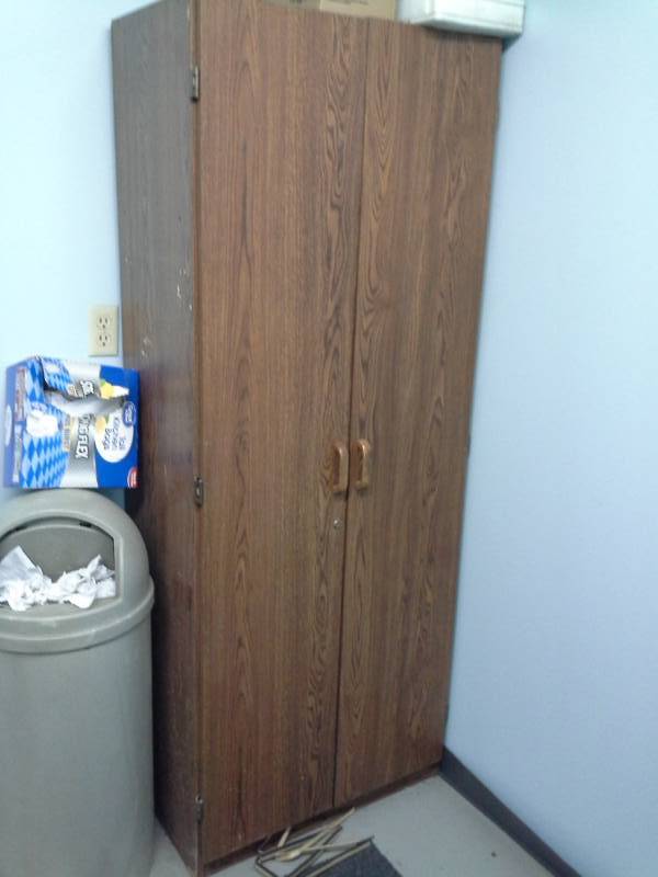 lot 80 image: Pair of Bathroom Cabinets