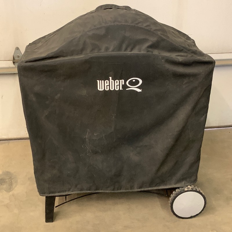 lot 10 image: Weber Gas Grill