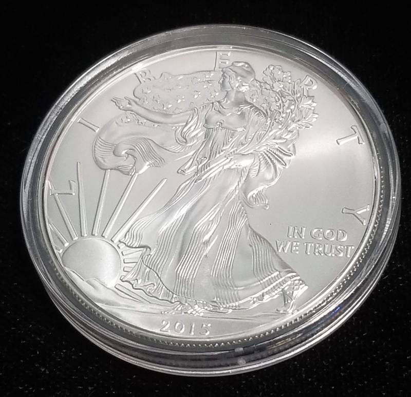 lot 08 image: 2015 AMERICAN SILVER EAGLE 1 TROY OZ. .999 FINE SILVER IN AIRTITE