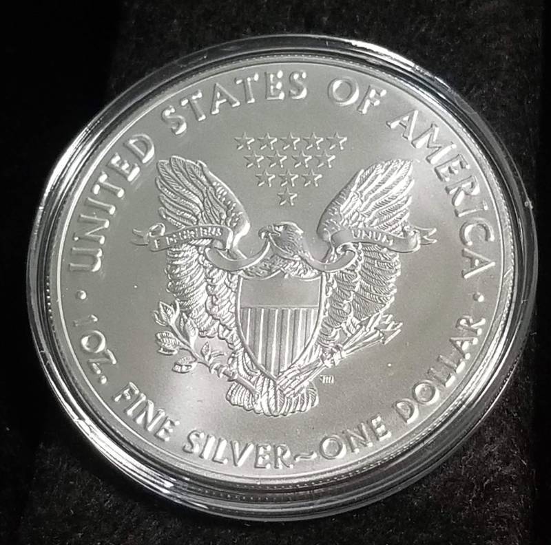 lot 16 image: 2019 AMERICAN SILVER EAGLE 1 TROY OZ. .999 FINE SILVER IN AIRTITE