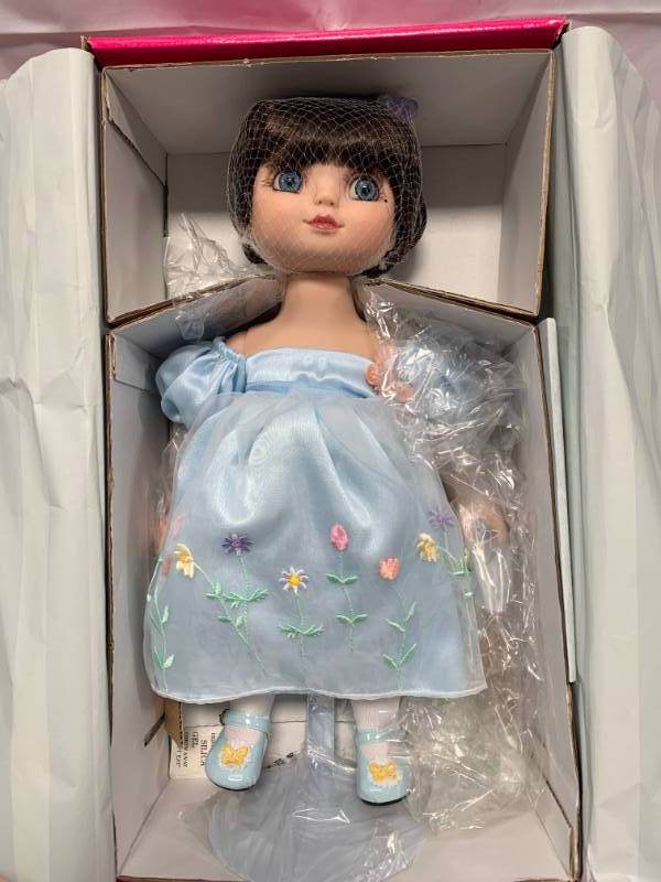 lot 7 image: SIGNED Marie Osmond Butterfly Belle Porcelain 15 Doll  $179 Retail