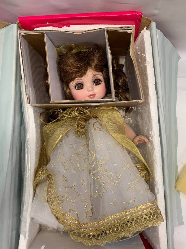 lot 38 image: Marie Osmond Adora Belle 100 Porcelain Doll $179 Retail