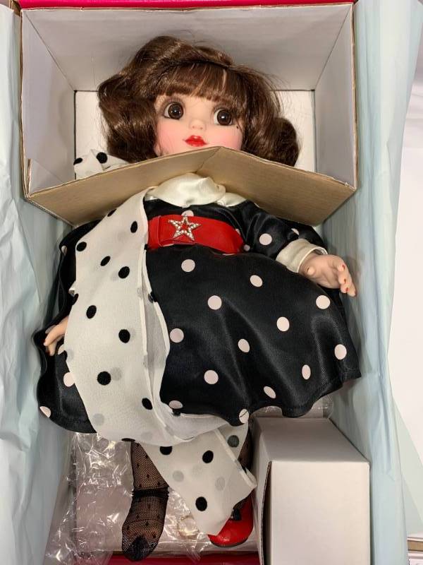 lot 55 image: Marie Osmond Adora Bell Hollywood Star Porcelain 15  Doll $79 Retail