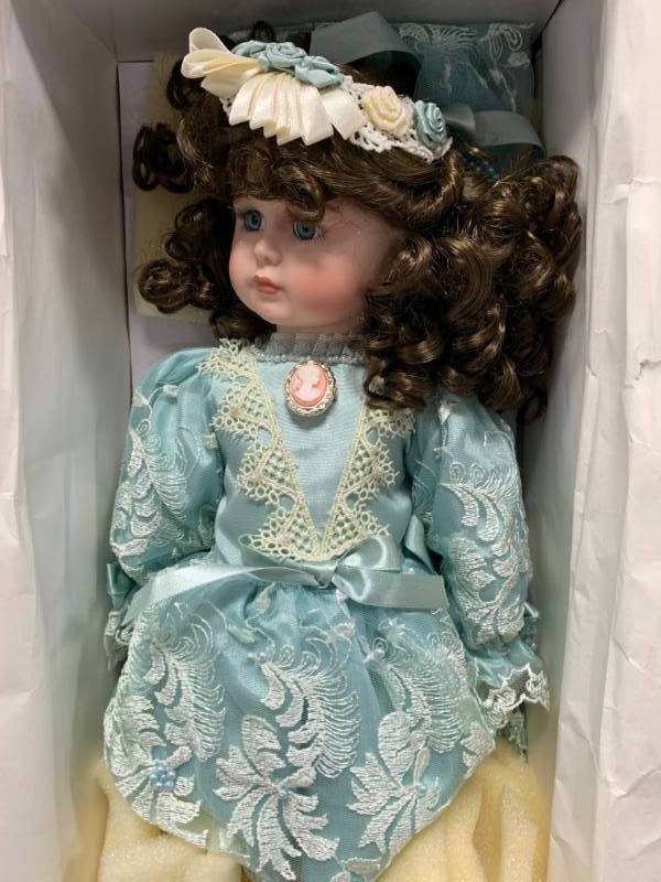 lot 64 image: Marie Osmond Morgan 1997 Porcelain 17 Doll $175 Retail