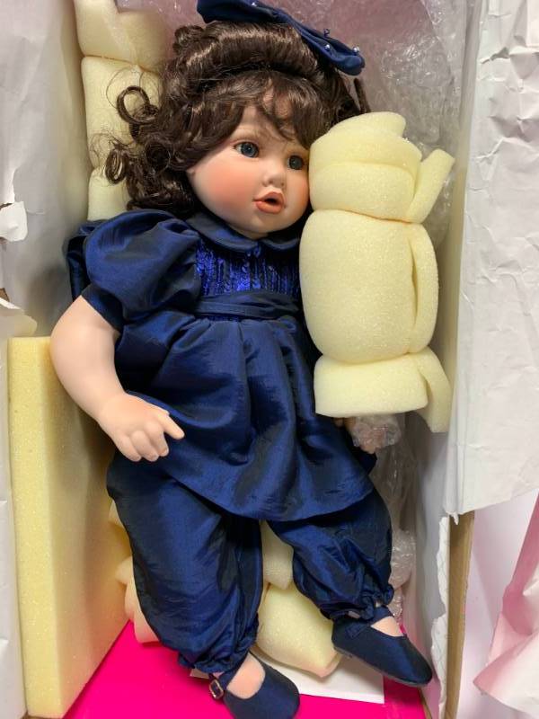 lot 68 image: Marie Osmond Harmony Twinkle Twinkle Porcelain 19 Doll $169 Retail