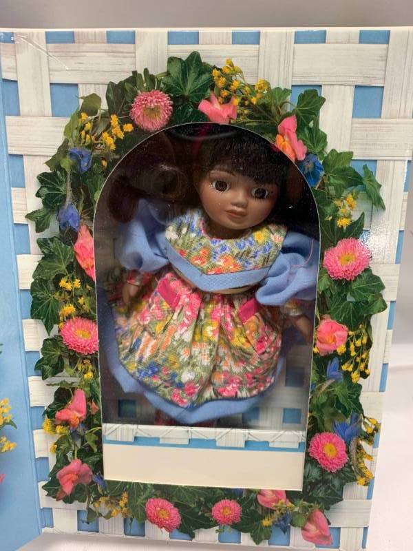 lot 73 image: Marie Osmond Just for You Mothers Day Doll