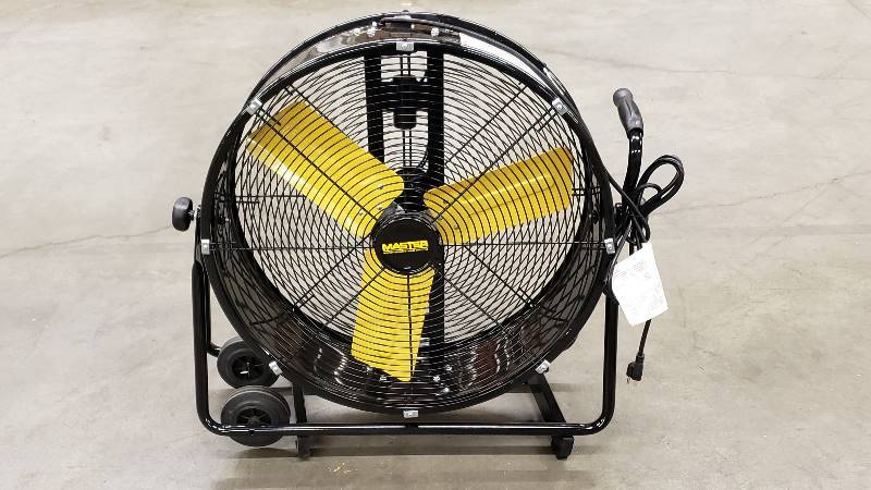 lot 41 image: Master 24 Professional Heavy Duty High Velocity Tiltable Barrel Floor Fan
