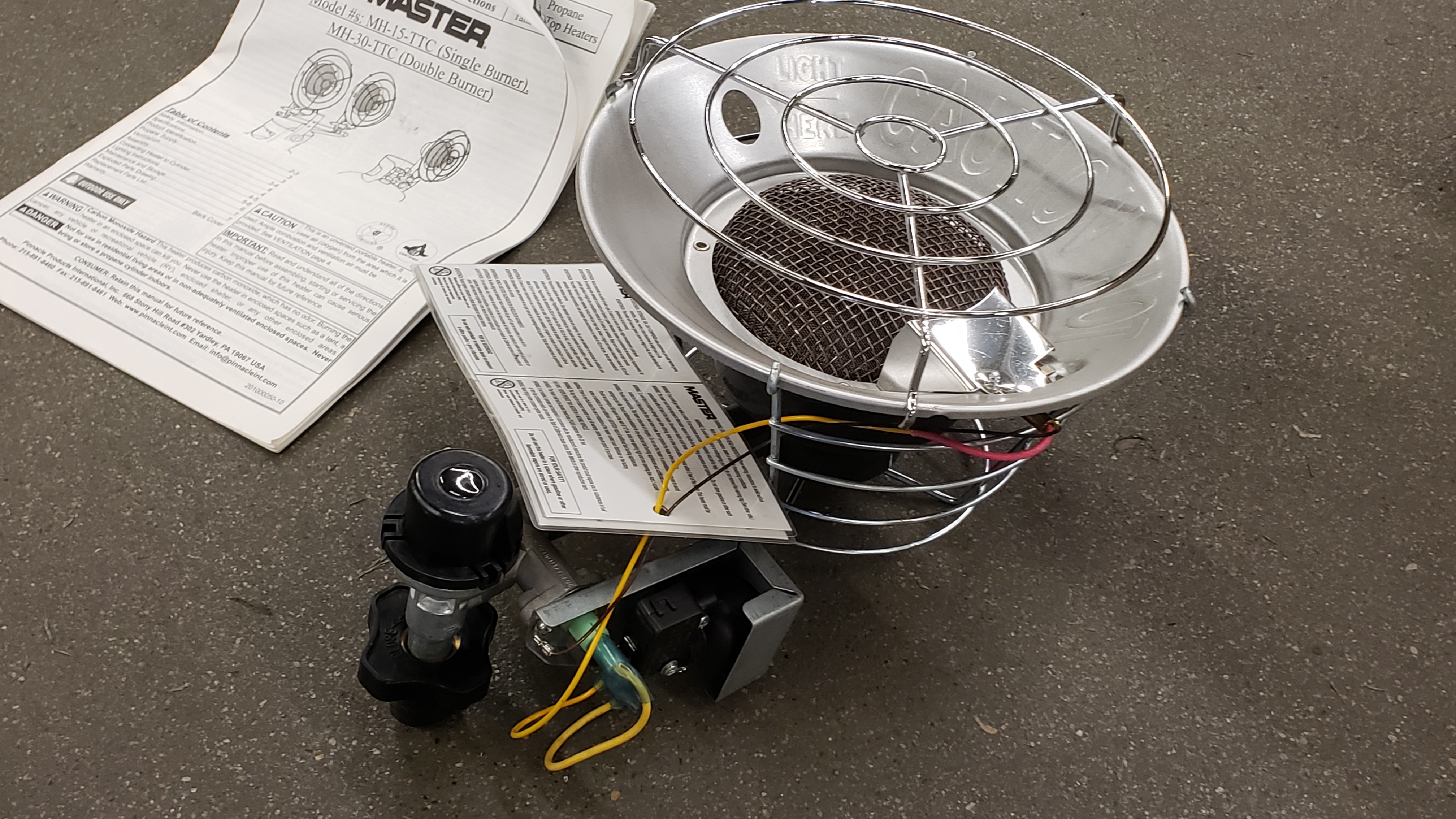 lot 39 image: Master MH-32-TTC LP Tank Top Heater, Variable Output, 32,000 BTU