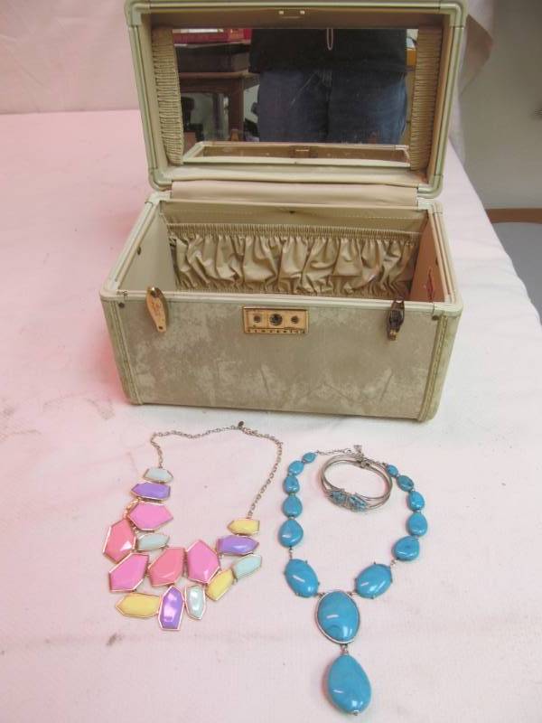 vintage Samsonite jewelry box ,jewelry