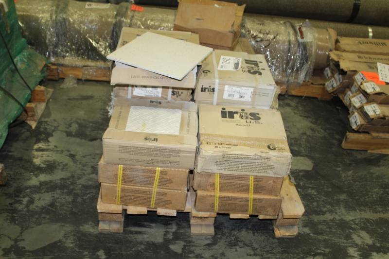 lot 262 image: Lot of (20) Boxes of 12x12in. Ceramic Tiles Snow Polished