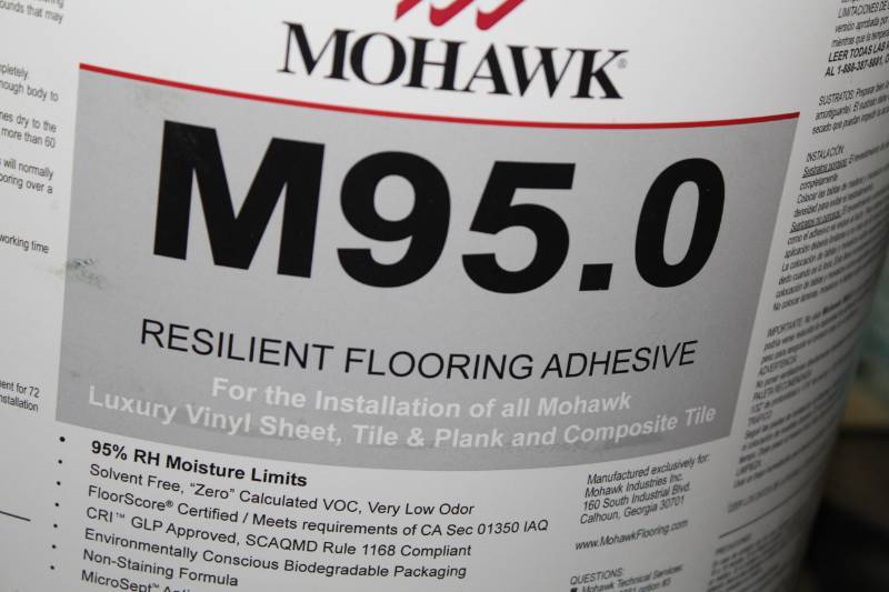 Lot Of 4 Mohawk M95 0 Resilient Flooring Adhesive 1 Gallon Pail Eagan Commercial Flooring Surplus Sale K Bid