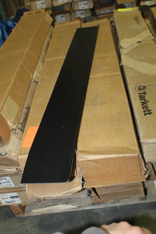 lot 381 image: Lot of (4) Boxes of Johnsonite ColorMatch DC 20 6x4 Vinyl Toe Molding Charcoal 6x48in. 25-Count