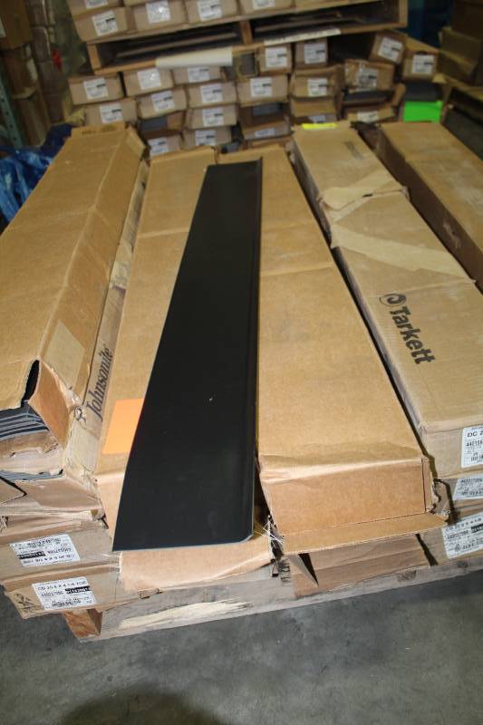 lot 383 image: Lot of (4) Boxes of Johnsonite ColorMatch DC 20 6x4 Vinyl Toe Molding Charcoal 6x48in. 25-Count