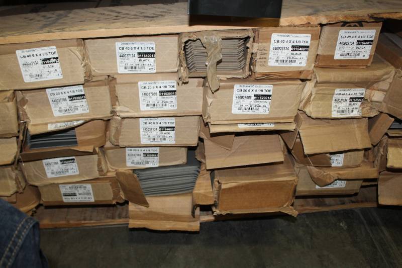 lot 391 image: Lot of (5) Boxes of Johnsonite ColorMatch CB 20 6x4 18 Vinyl Toe Molding Charcoal 6x48in. 25-Count