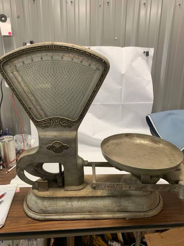 lot 1 image: Early 1900s Toledo Scale Style 53 (valued well over $1000)