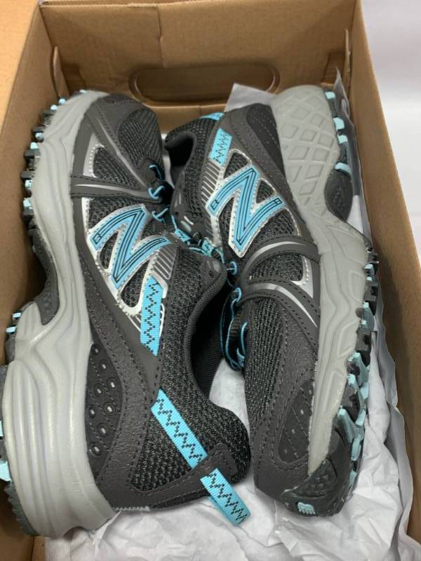 lot 16 image: Brand New New Balance Womens TrailRunning Shoes Size 5.5