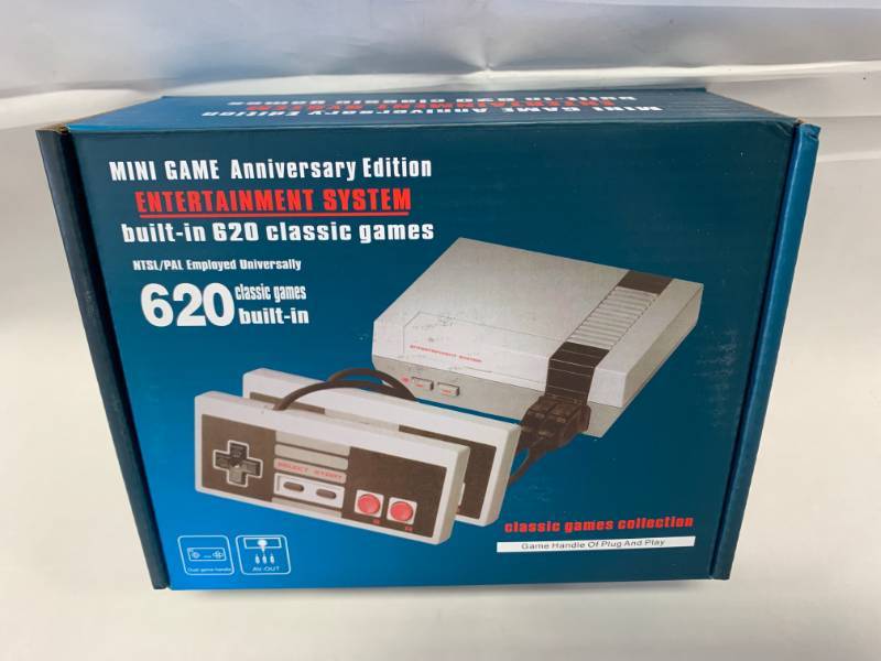 lot 33 image: Mini Entertainment Game System with 620 Games (new in box)