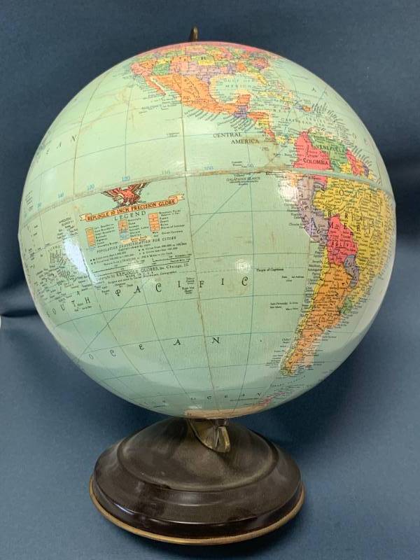 lot 72 image: Vintage Made in USA 10 Globe