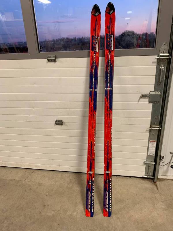 lot 91 image: Elan MBS Monoblock 7.0 Snow Skis