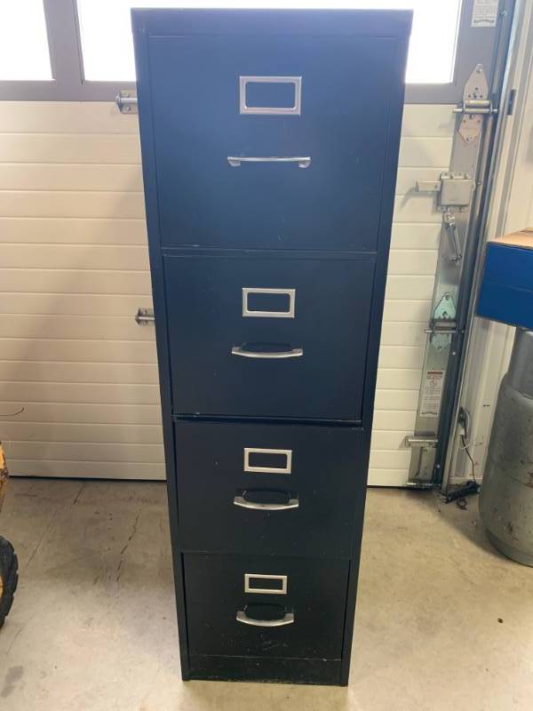 lot 97 image: 4 Drawer File Cabinet